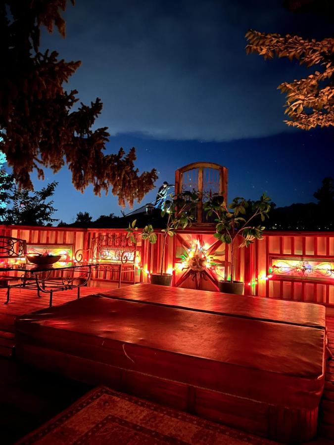 Mystic Portal 420 Guesthouse Colorado Springs Buitenkant foto