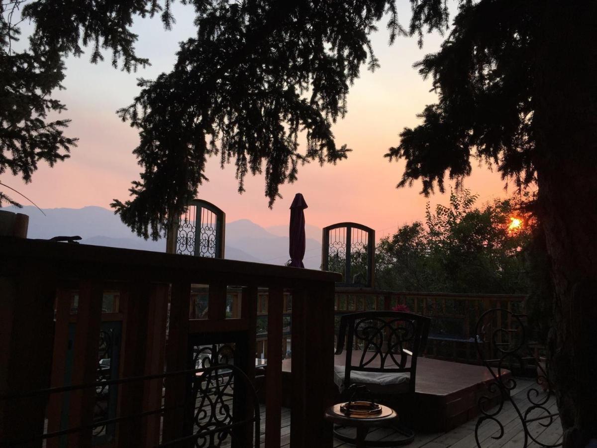 Mystic Portal 420 Guesthouse Colorado Springs Buitenkant foto