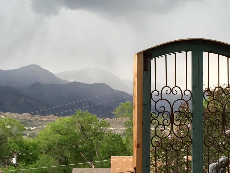 Mystic Portal 420 Guesthouse Colorado Springs Buitenkant foto