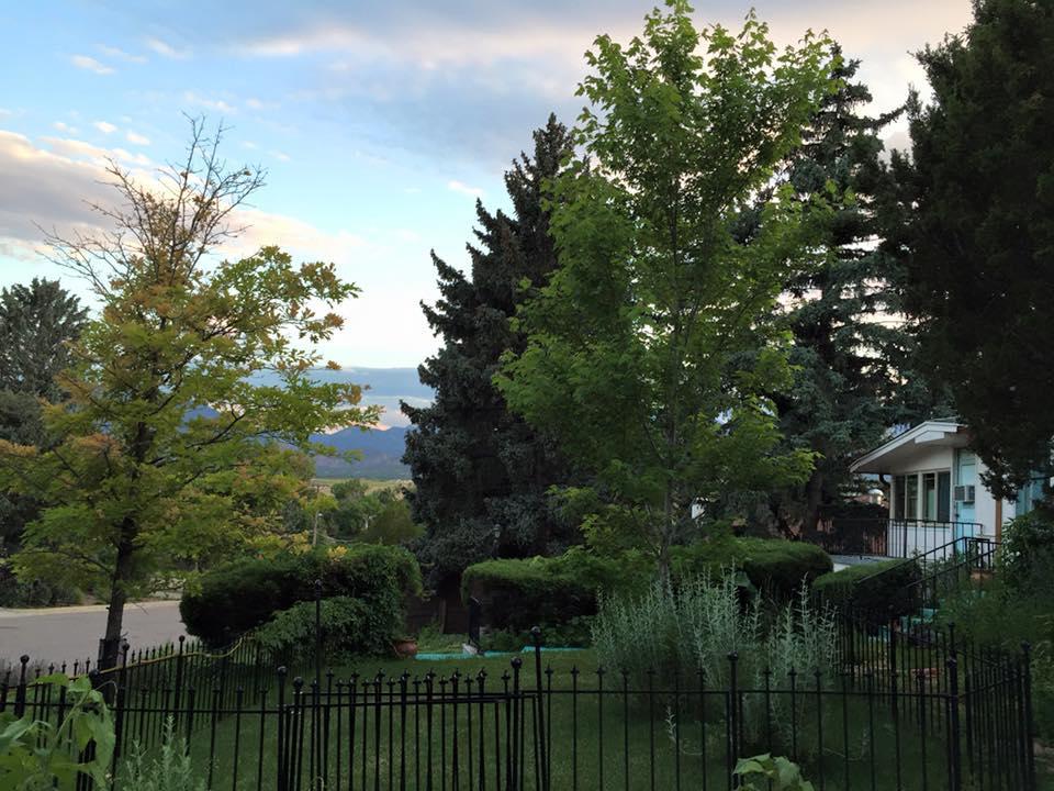 Mystic Portal 420 Guesthouse Colorado Springs Buitenkant foto